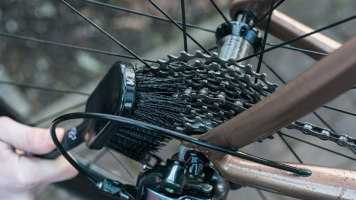 Muc-Off Tyre & Cassette Brush